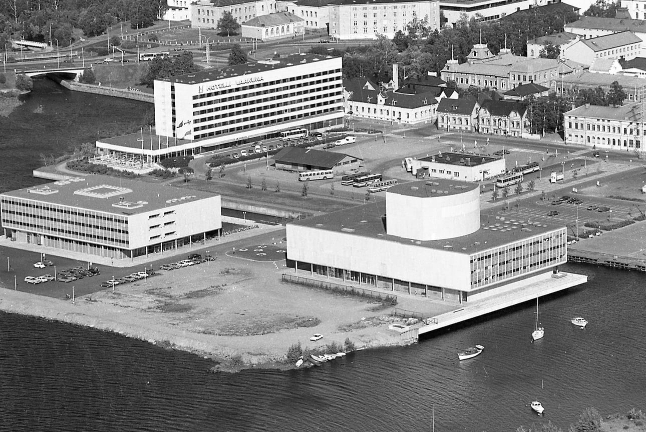 Jonna Säynäjäojan biologinen isä vieraili Oulussa ja yöpyi hotelli Vaakunassa kesällä 1983. Arkistokuva vuodelta 1984.