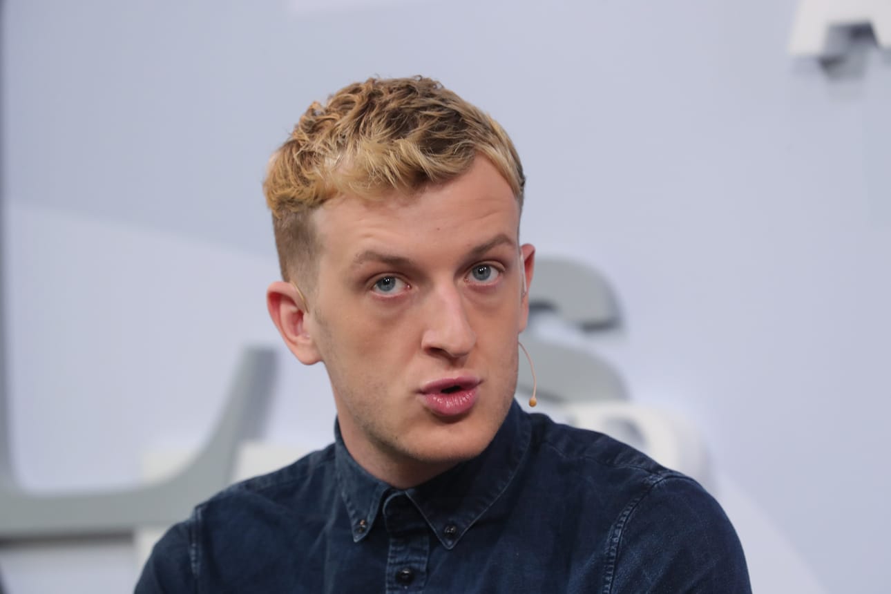 Edouard Louis'n romaanit ovat olleet kirjallisia tapauksia erityisesti kirjaiiljan kotimaassa Ranskassa.
