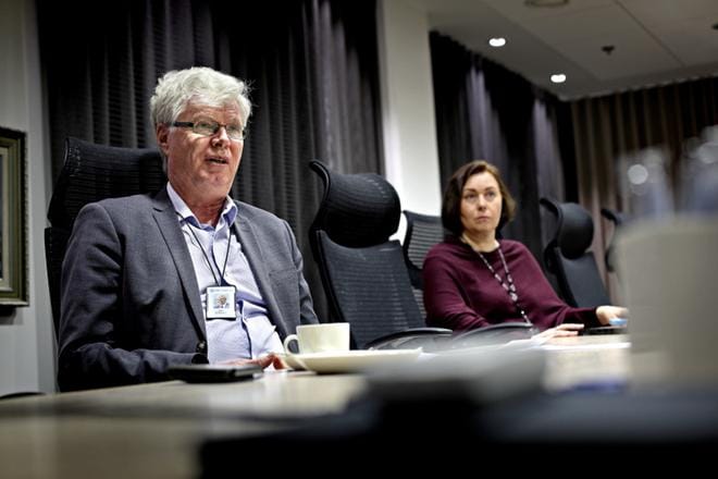 Lähitapiola Etelä-Pohjanmaan toimitusjohtaja Juha Antikainen kertoi yhtiön tuloksesta yhdessä markkinointi- ja viestinpäällikkö Sirpa Hakala-Ostensenin kanssa.KUVA: KARI LÖFHJELM
