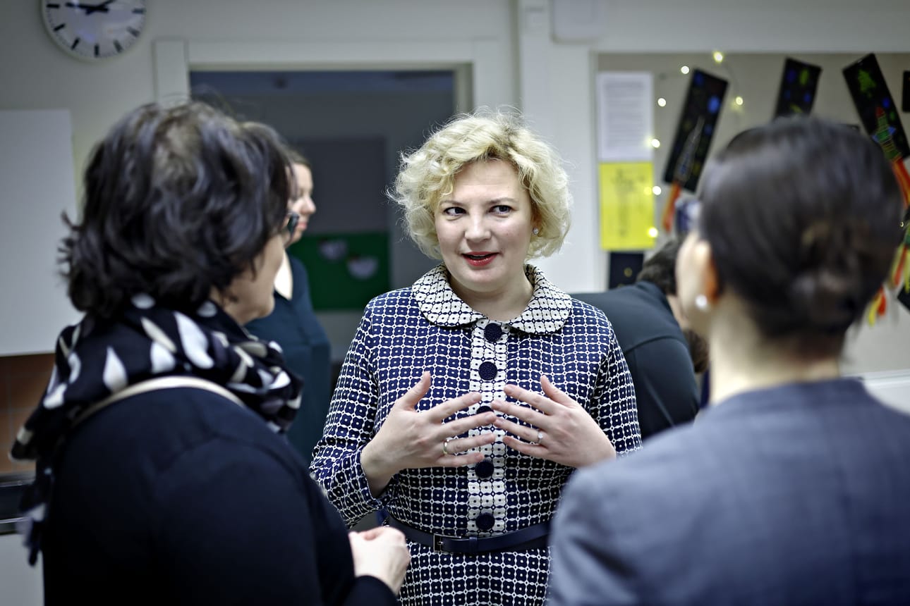Ukrainan suurlähettiläs Olga Dibrova vieraili maaliskuussa Seinäjoella. Arkistokuva.
