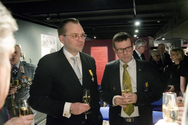 Puolustusministeri Jussi Niinistön lauantain alkuillan ohjelmaan kuului uudistetun Suomen jääkärimuseon avaus Kortesjärvellä. Niinistön seurassa Kauhavan kaupunginjohtaja Markku Lumio. Kuva: Juha Aho-Pynttäri