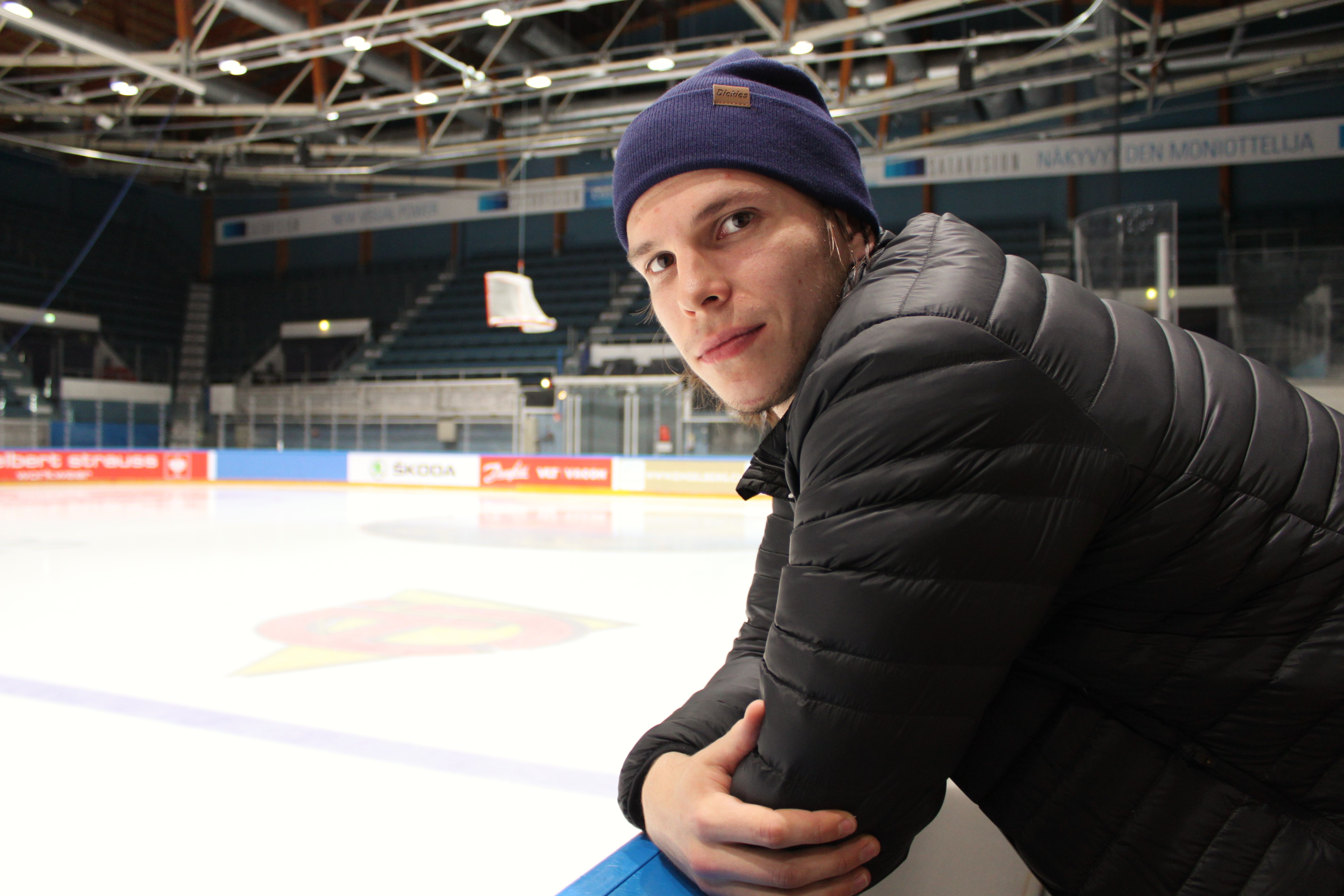 Aleksi Mäkelä kertoo harjoitelleensa reservipelaajien kanssa jo muutamia viikkoja. Arkistokuva.