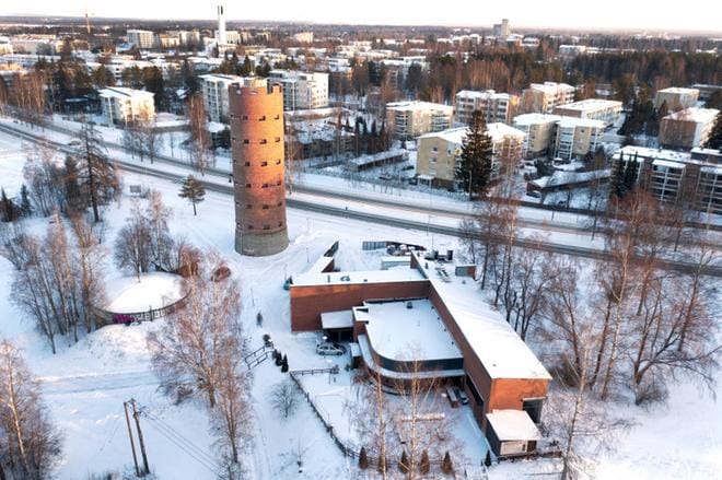 Mallaskoski Oy:n panimo sijaitsee Seinäjoen kosken rannassa vanhan vesitornin kupeessa. Kaupunki rakensi nykyisen panimon 1990-luvun lopulla samaan paikkaan, jossa sijaitsivat 1920-luvun lopulla rakennetut Mallaskosken Tehtaat Oy:n rakennukset. Kuva: Jouko Hänninen