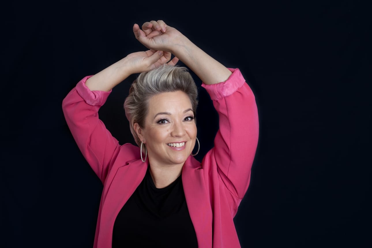 Annika Eklund tunnetaan erityisesti kestohitistään Shanghain valot. – Se on soinut hyvin, mutta olisi kiva saada ihmisten tietoisuuteen, että muutakin musiikkia on tullut, hän sanoo.