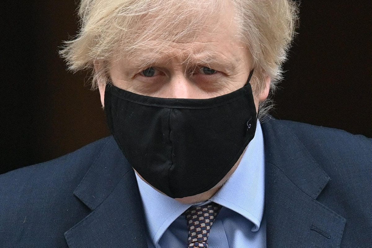 Pääministeri Boris Johnsonin odotetaan joutuvan parlamentissa voimakkaan arvostelun kohteeksi uusien koronavirusrajoitusten vuoksi. Arkistokuva. LEHTIKUVA / AFP