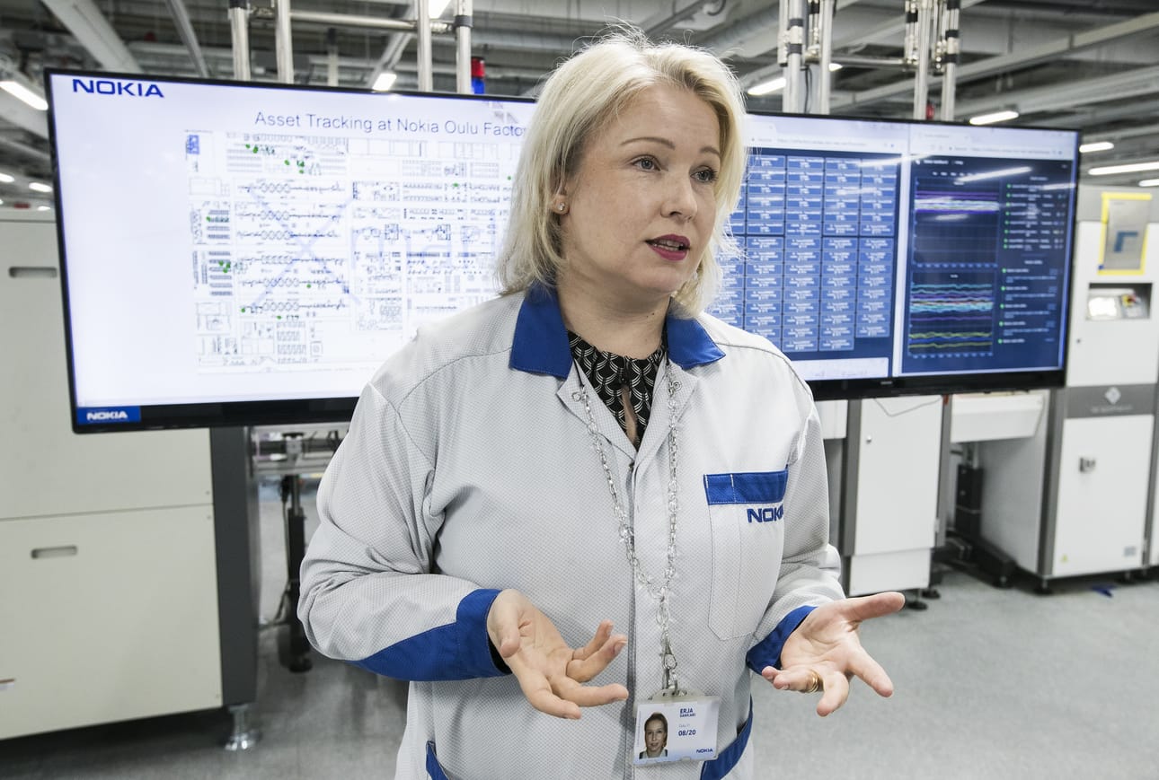 Nokian mobiiliverkkojen globaaleista toimitusketjuista vastaava johtaja Erja Sankari mukaan Nokia palkkaa työntekijöitä kaikilla ikähaitareilla. Arkistokuva.