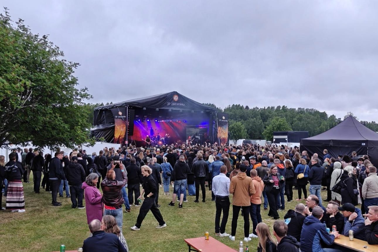 Festival-viikonlopun perjantai oli viileä, mutta Charon lämmitti kotikaupunkinsa yleisön.