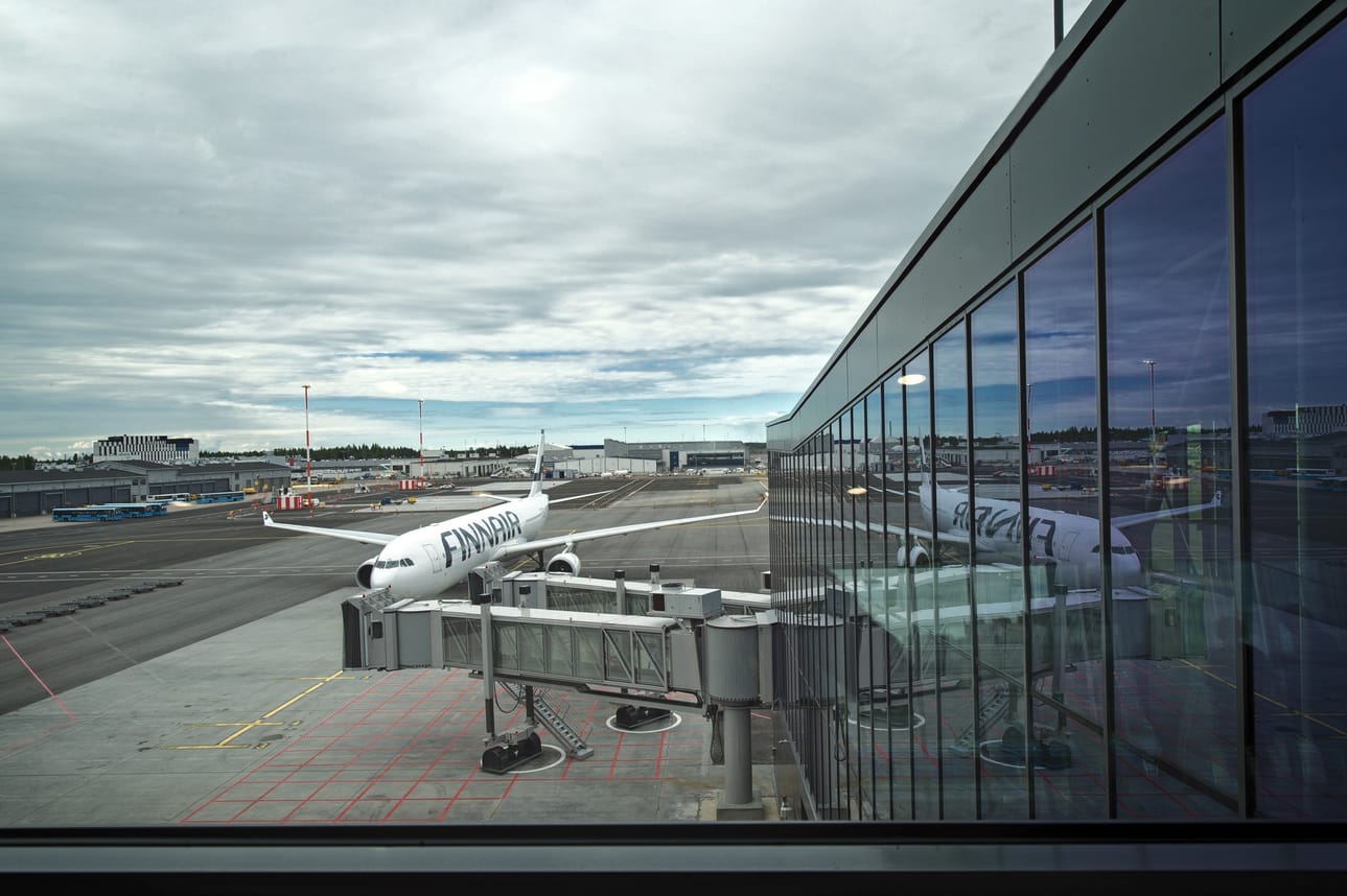 Finnairin kone toi Helsinki-Vantaalle lastin suojaimia. Arkistokuva, joka ei liity tapaukseen.