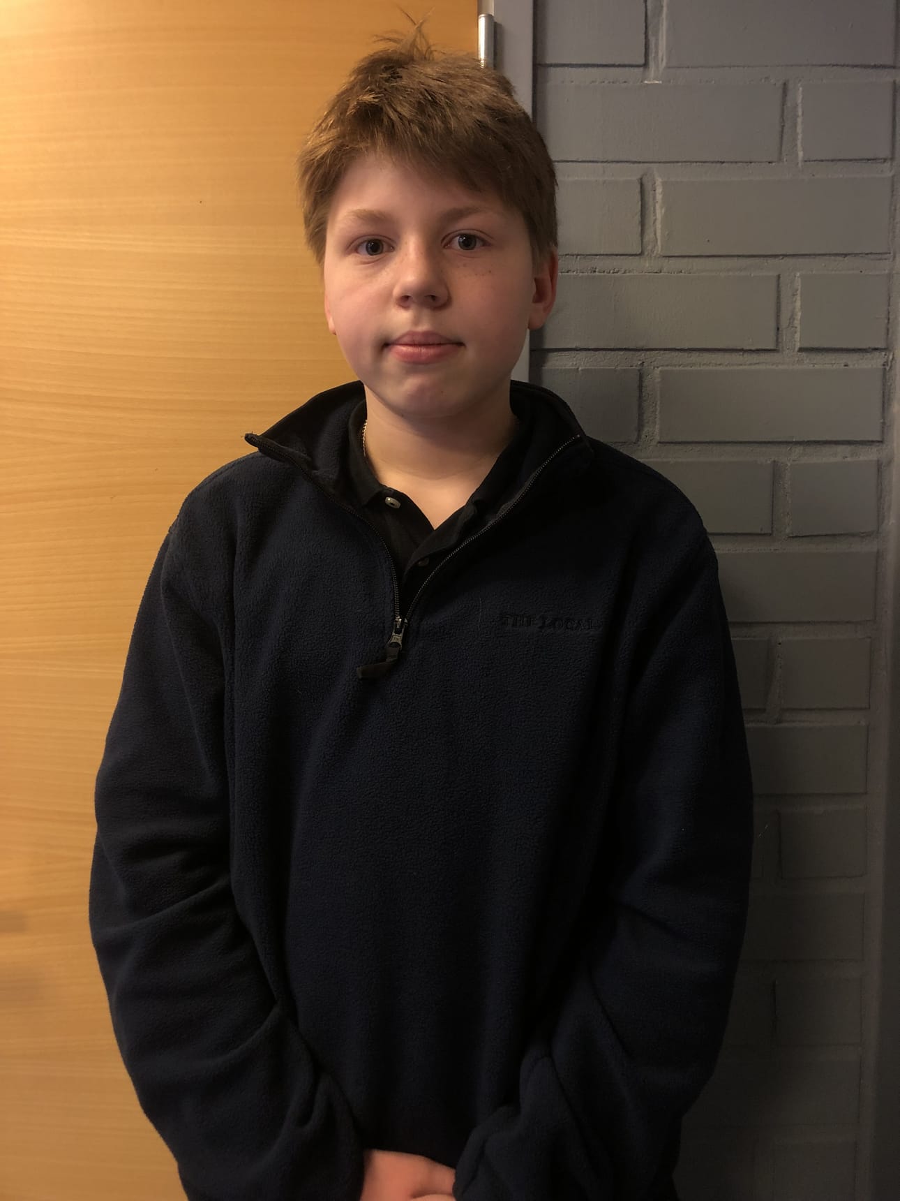 Alexi Hilakivi kertoo, että hän oppii parhaiten kirjoittamalla muistiinpanoja. Kokeisiin hän valmistautuu kertaamalla oppikirjan kappaleet ja harjoittelemalla kaikki tärkeät asiat huolellisesti. Oppitunneilla Hilakiven työskentelyssä näkyykin eniten juuri muistiinpanojen tekeminen. Hänen mielestä koulussa olisi hyödyllistä kerrata asioita nykyistä enemmän ja tehdä myös lisää muistiinpanoja yhdessä.