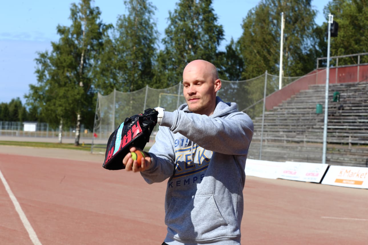 Pattijoen pesäpallostadion on Jani Lassilalle tuttu paikka.