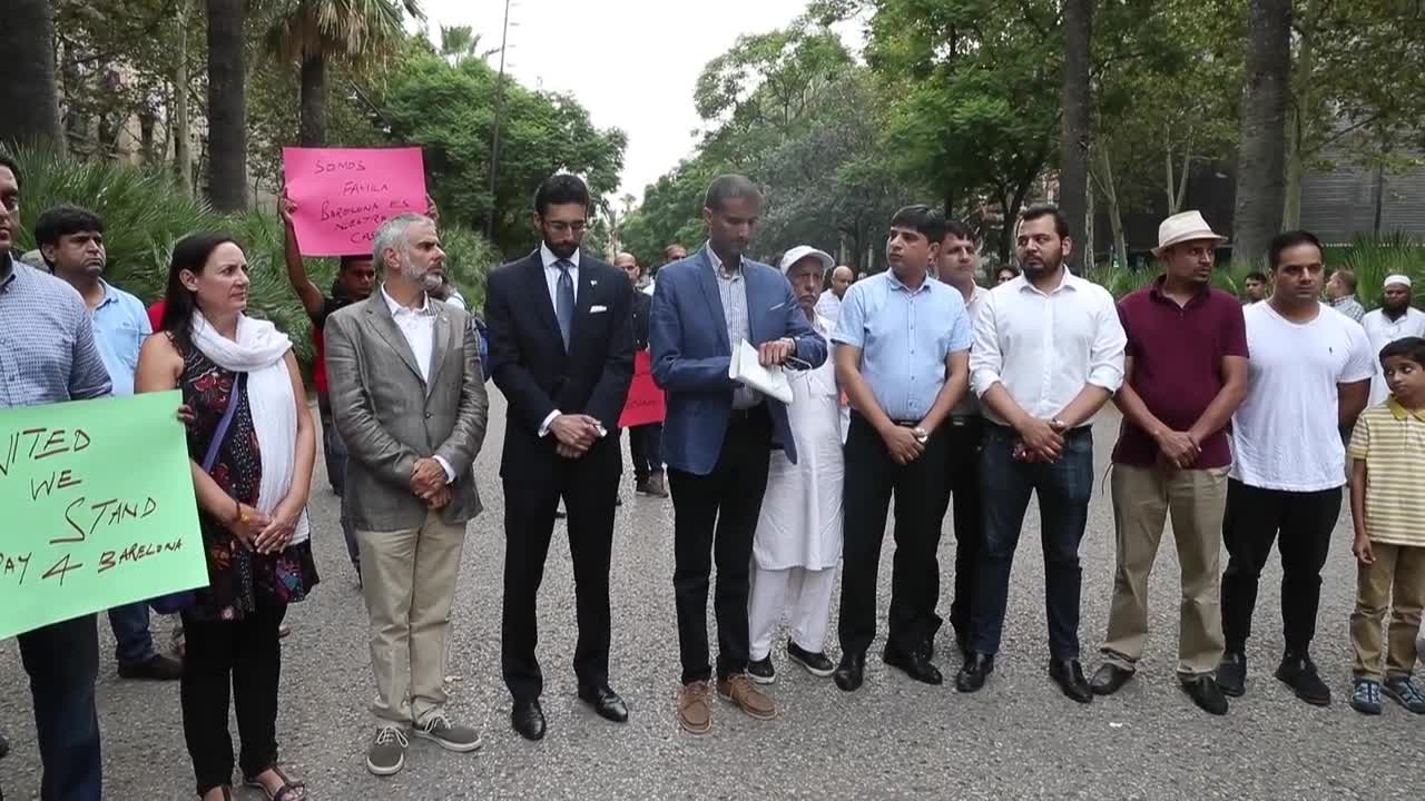 Barcelonan muslimit osoittivat mieltään terrorismia vastaan