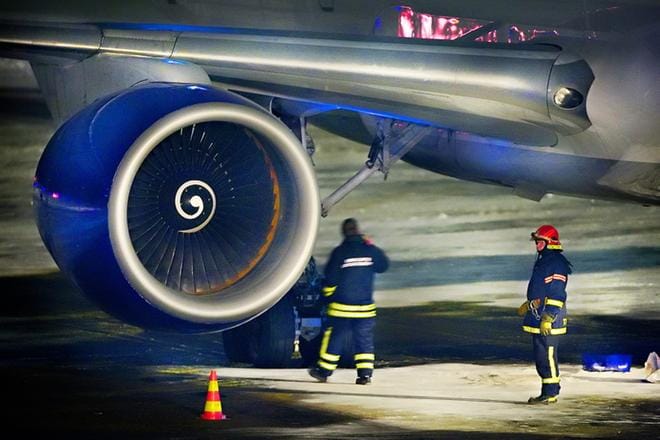 Finavia on valinnut Vaasan lentoaseman vuoden lentoasemaksi vuosina 2005, 2008 ja 2017. Vaasassa on keskimääräistä enemmän liikematkustusta, joka lisääntyy tulevaisuudessa teollisuuden suurinvestointien vuoksi. Myös vapaa-ajan matkustaminen kasvaa vahvasti.