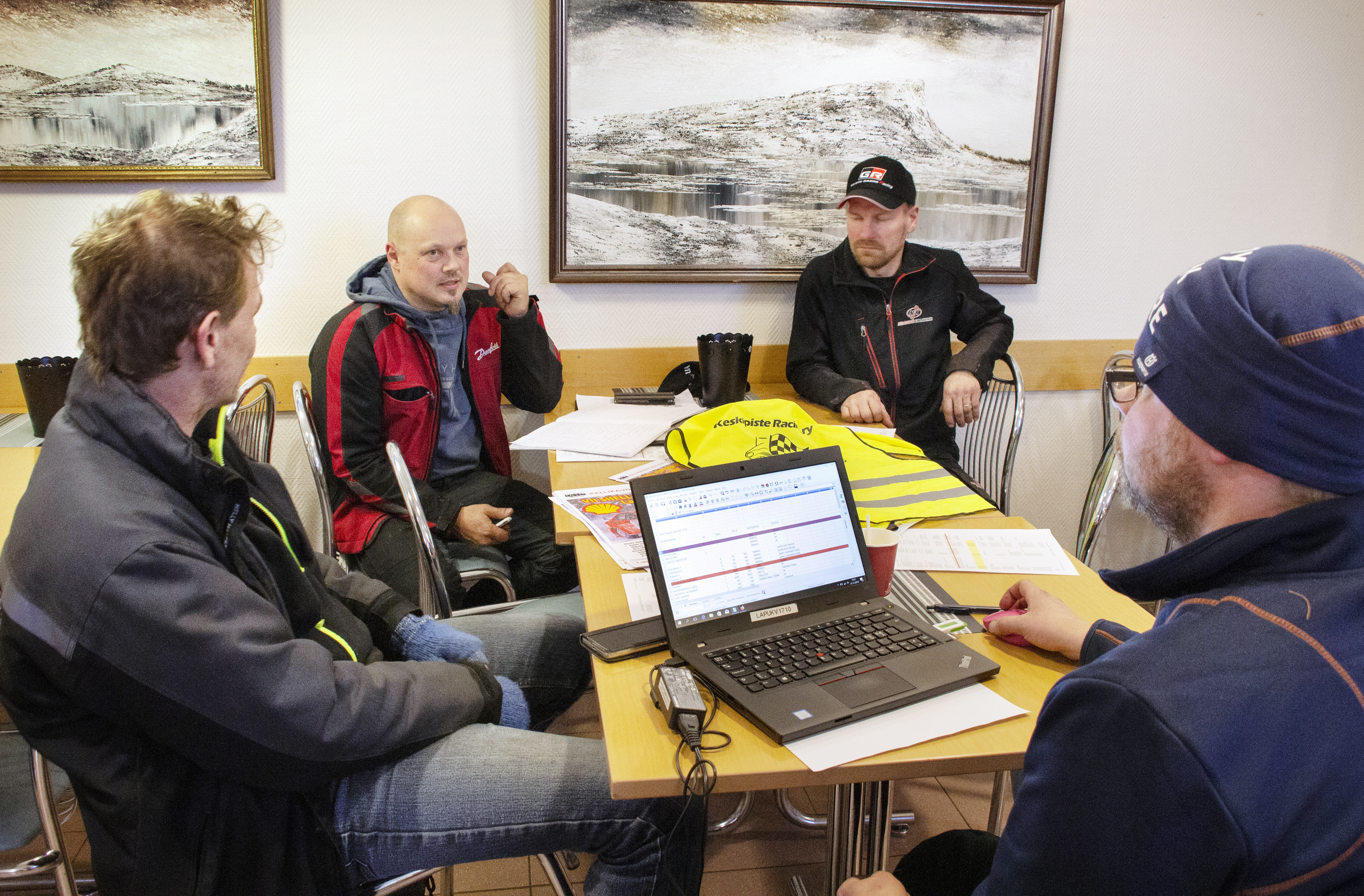 Keskipiste Racingin Ari Kuronen (vas.), Antero Hankonen, Jukka Anttila ja Jani Takkinen ovat takavuosina osallistuneet Shell Piippola -ralleihin erilaisin panoksin, mutta hartioita painaakin uudenlainen vastuu tapahtuman pääjärjestäjänä.
