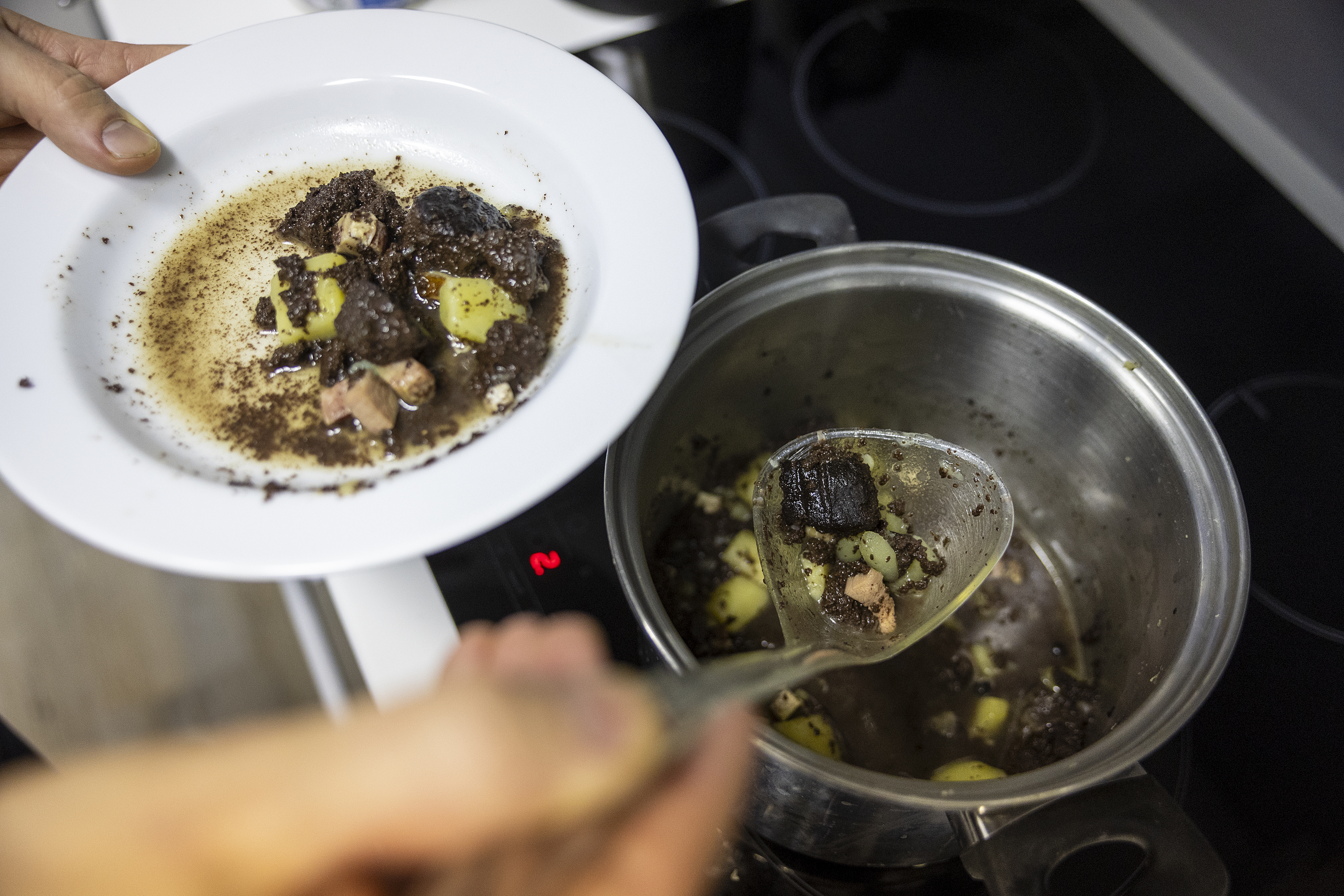Miltä maistuu rössypottu purkista? Laitoimme muhoslaisen uutuuden testiin