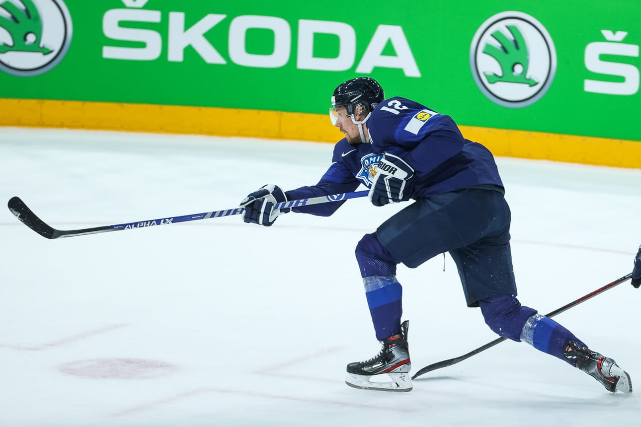 Marko Anttila löi ottelun toisen maalinsa 2. erässä ja päätöserään lähdettiin tasatilanteesta 2-2.