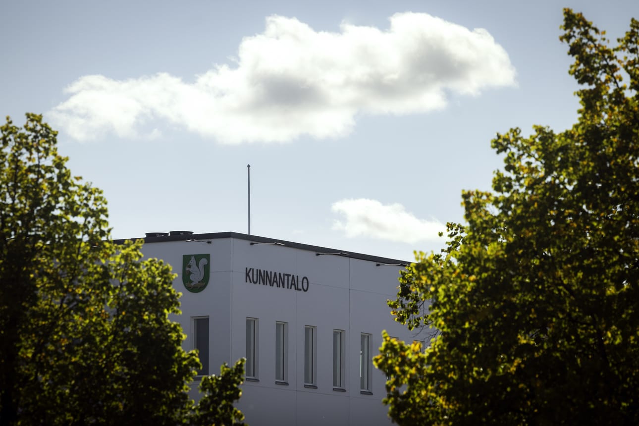 Laihian kunta on merkittävien säästöpaineiden edessä. Uusi kunnantalo on osoitus siitä, että halu pysyä itsenäisenä kuntana on vahva.