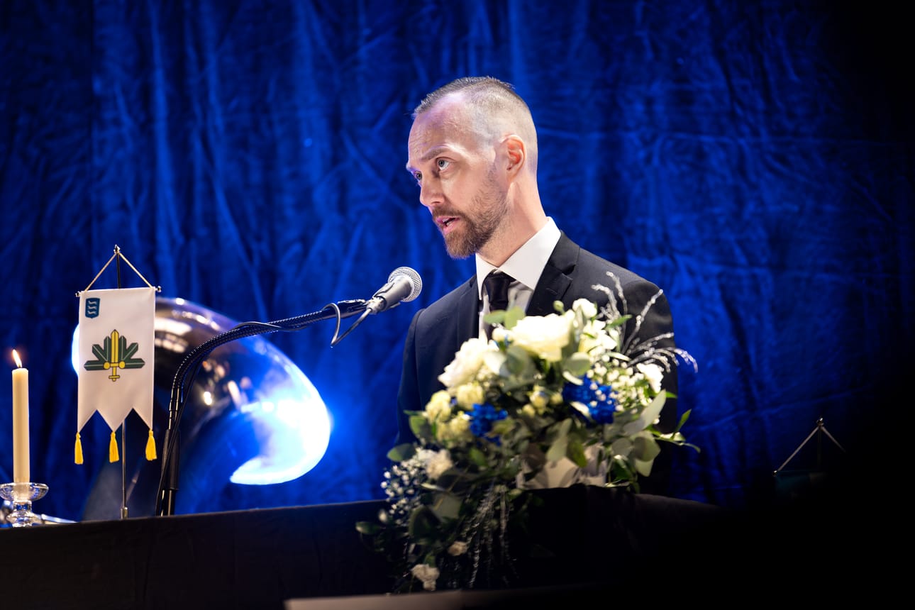 Sotatieteiden dosentti Ilmari Käihkö piti juhlapuheen Tammisunnuntain maakunnallisessa muistojuhlassa Alavudella.