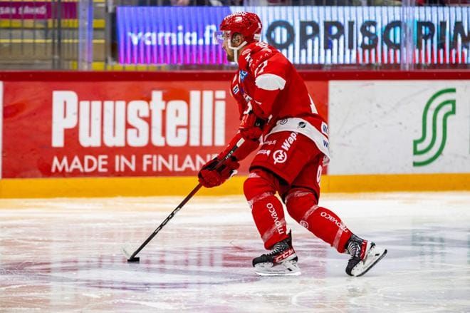 Tyler Nanne puolustaa Sportin kakkoskentässä. Kuva: Pasi Suokko/Apollo Photo
