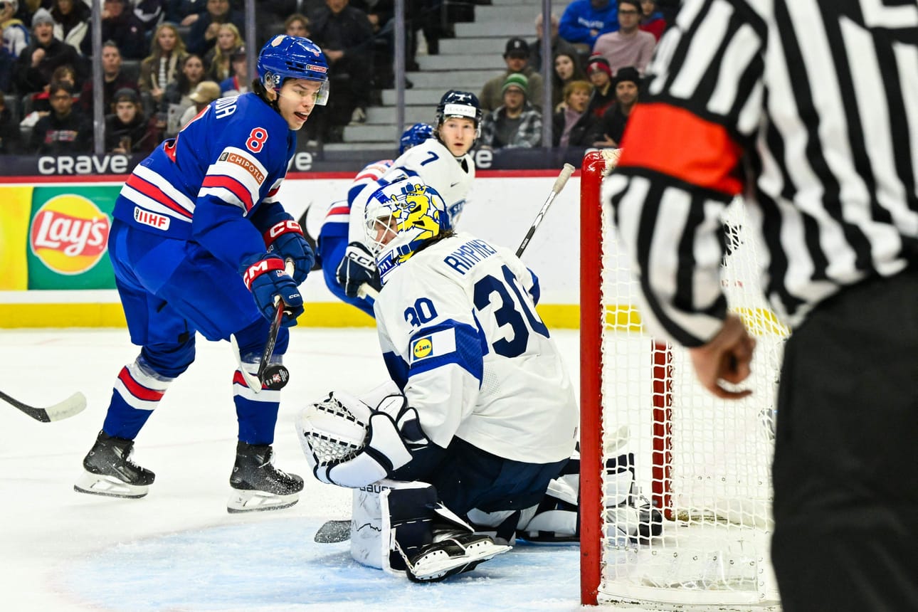 Nuorten leijonien maalivahti Petteri Rimpinen on kerännyt ylistystä läpi MM-urakan. LEHTIKUVA / AFP