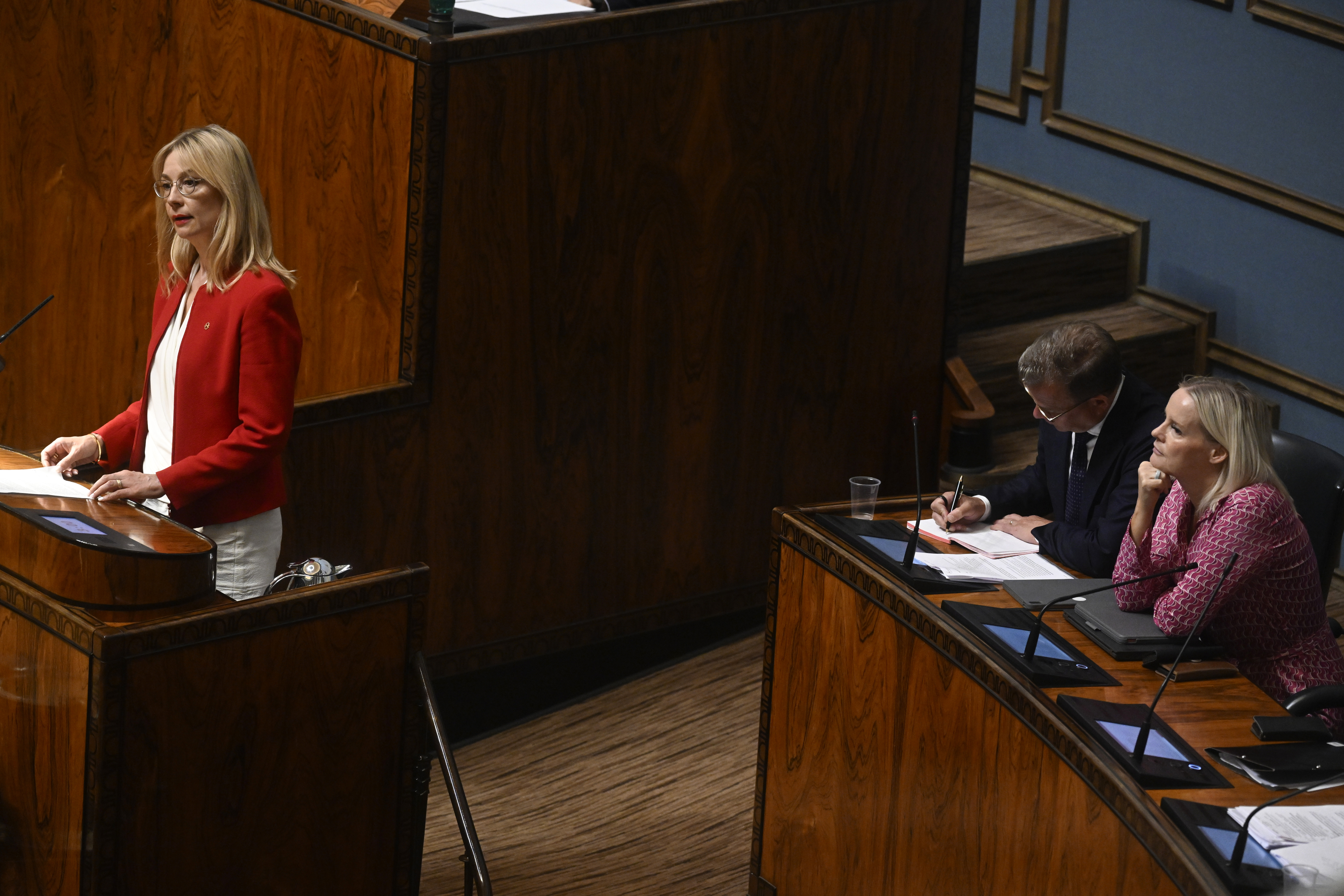 Hallitus ja oppositio vääntävät areenahankkeen päätöksenteosta – jo yli sata puheenvuoroa pidetty