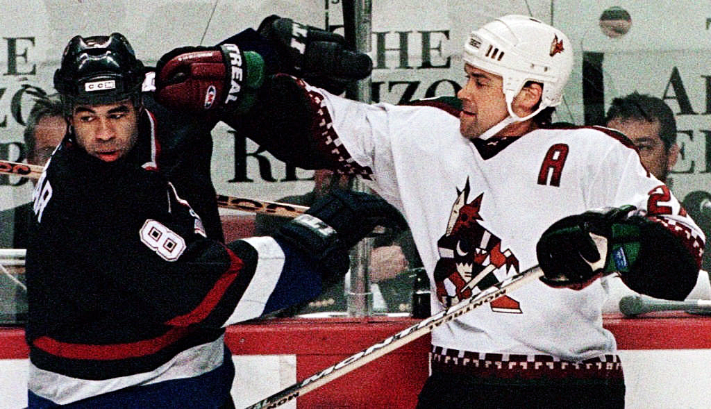 Entinen NHL-tappelija avautui rajusta syöksykierteestään päihteiden takia – muhkea omaisuus katosi kuin tuhka tuuleen