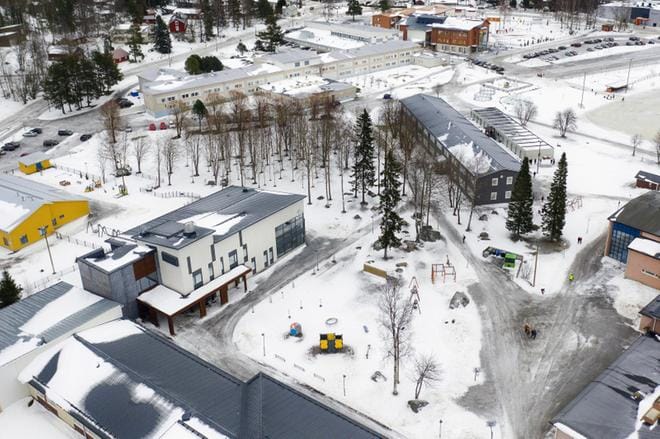 Mustasaaren koulukeskuksessa ja yläkouluissa työskentelevät virkarehtorit, mutta alakouluissa rehtoreina ovat opetustöidensä ohessa toimineet yhtä poikkeusta lukuun ottamatta luokanopettajat. Arkistokuva.