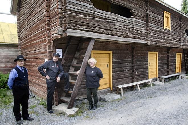 Lutin siirto poiki ison urakan Härmä-seuran aktiiveille Raimo Louhirannalle ja Paavo Tynille. Puheenjohtaja Airi Linna oli lopputulokseen tyytyväinen.