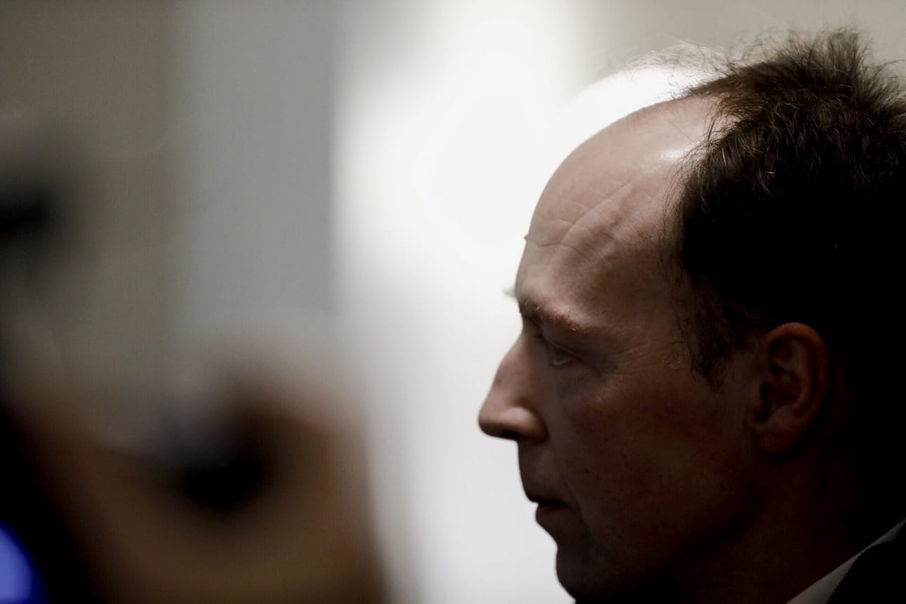 Perussuomalaisten puheenjohtaja Jussi Halla-aho osallistui eduskuntaryhmän kokoukseen, jossa käsiteltiin Teuvo Hakkaraisen käytöstä eduskunnan pikkujouluissa.
