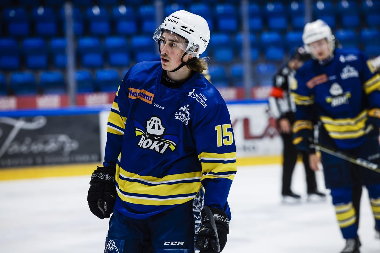 Viime kaudella 16 Mestis-ottelua pelannut Vennu Korpi Halkola oli alkukauden sivussa loukkaantumisen takia. Nyt mies avasi kautensa U20-joukkueessa.