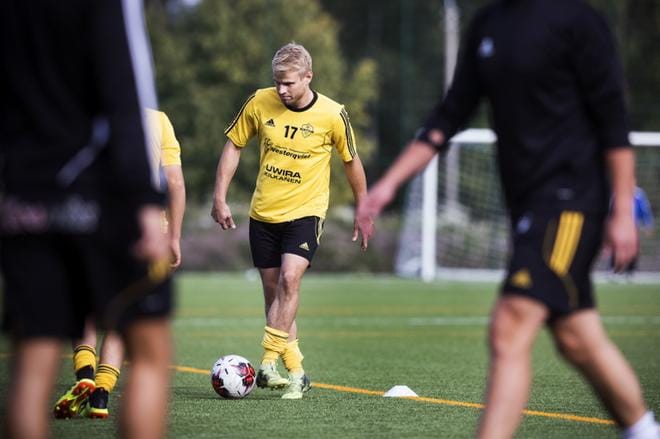 FC Kiistossa pitkään pelanneesta Lauri Karrista on jalostunut pelivuosien myötä tehokas maalintekijä. KUVAT: JARNO PELLINEN