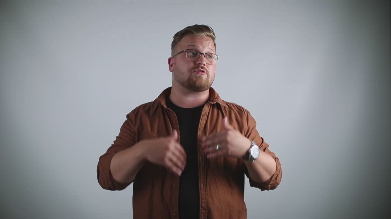 Stand up-koomikko Lasse Oikarinen kertoo vitsin