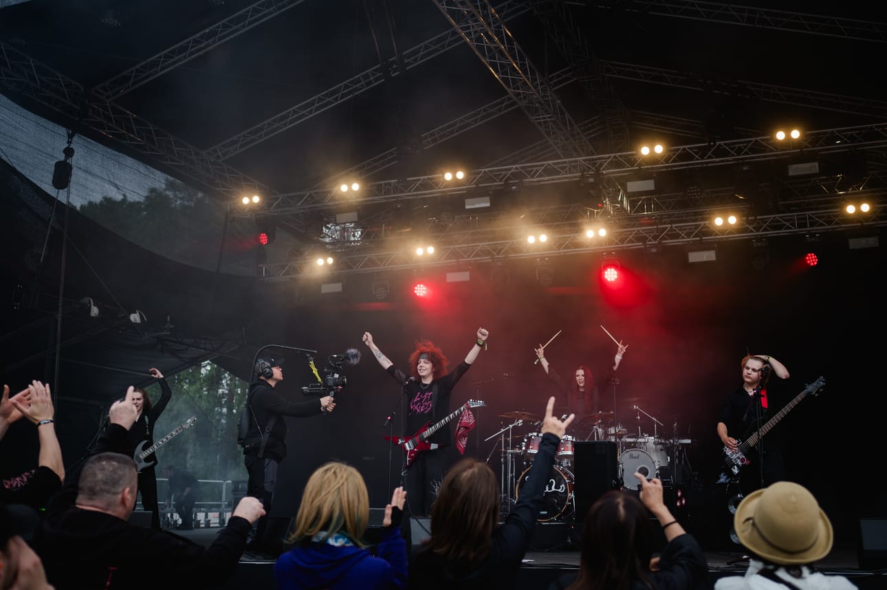 Kaaos Festivalin perjantain avasi nivalalainen Halo.