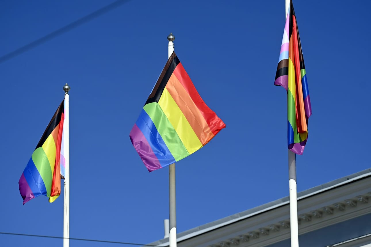Limsapulloon kyhätty niin sanottu putkireiskapommi räjäytettiin talon sisäpihalla lähellä puistoa, jossa Pride-tapahtuma oli käynnissä. LEHTIKUVA / VESA MOILANEN