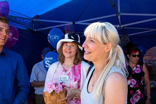 Teuvalainen Eliisa Panttila (toinen vas.)tavoittelee toisen varapuheenjohtajan paikkaa. Arkistokuva: Aune Waronen