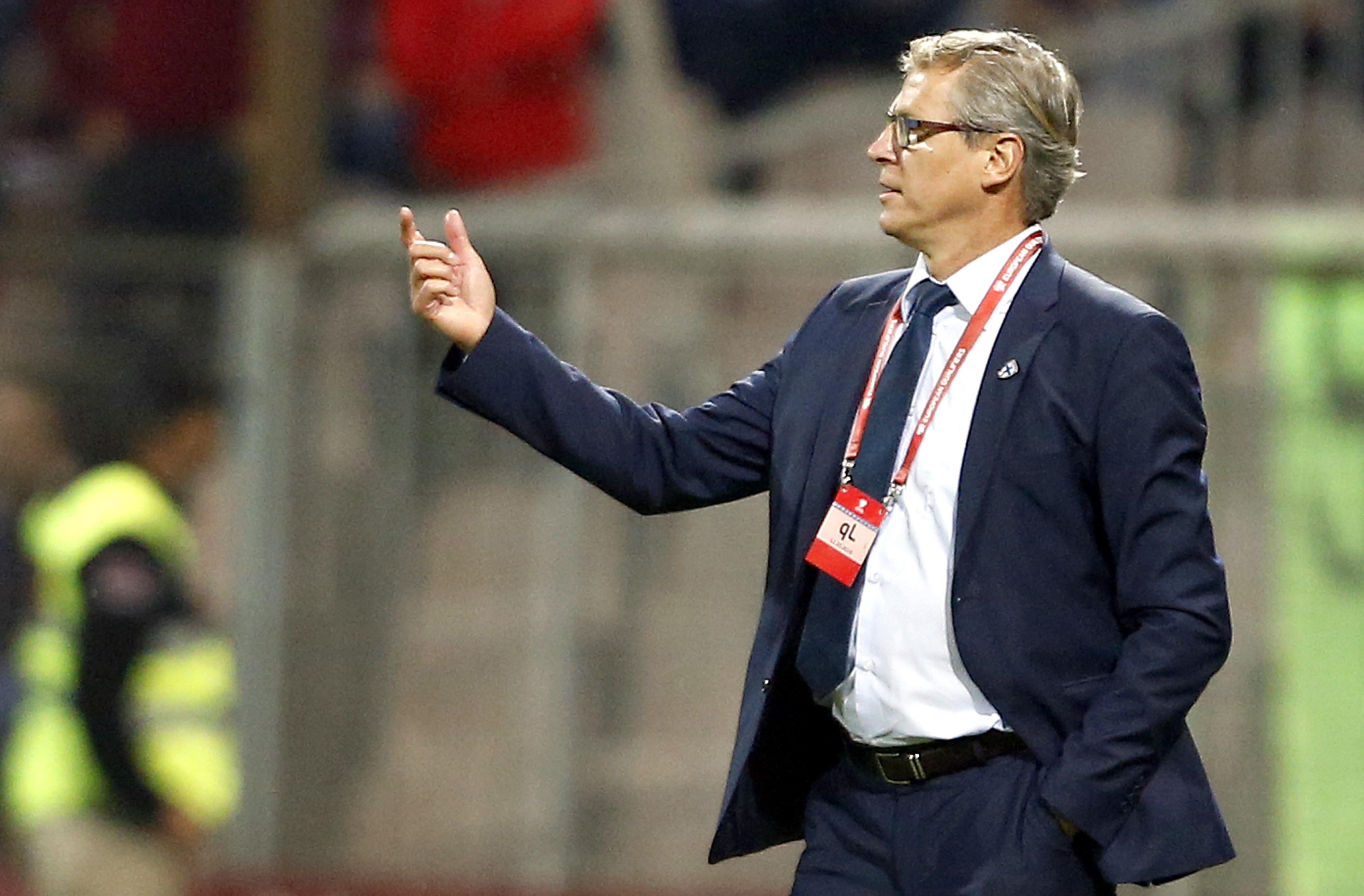 Suomen miesten jalkapallomaajoukkueen päävalmentaja Markku Kanerva on viemässä Huuhkajat ensimmäistä kertaa arvokisoihin.