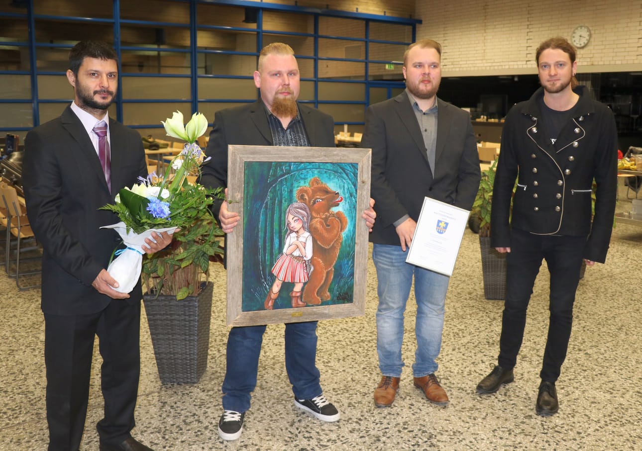 Vuonna 2020 palkinto oli kauhavalaisen Leena Rissan taidetta. Teoksen ottivat vastaan Juosvil Oy:n Tenyo Tenev, Mikko Huhdanpää ja Jussi Tuomaala.