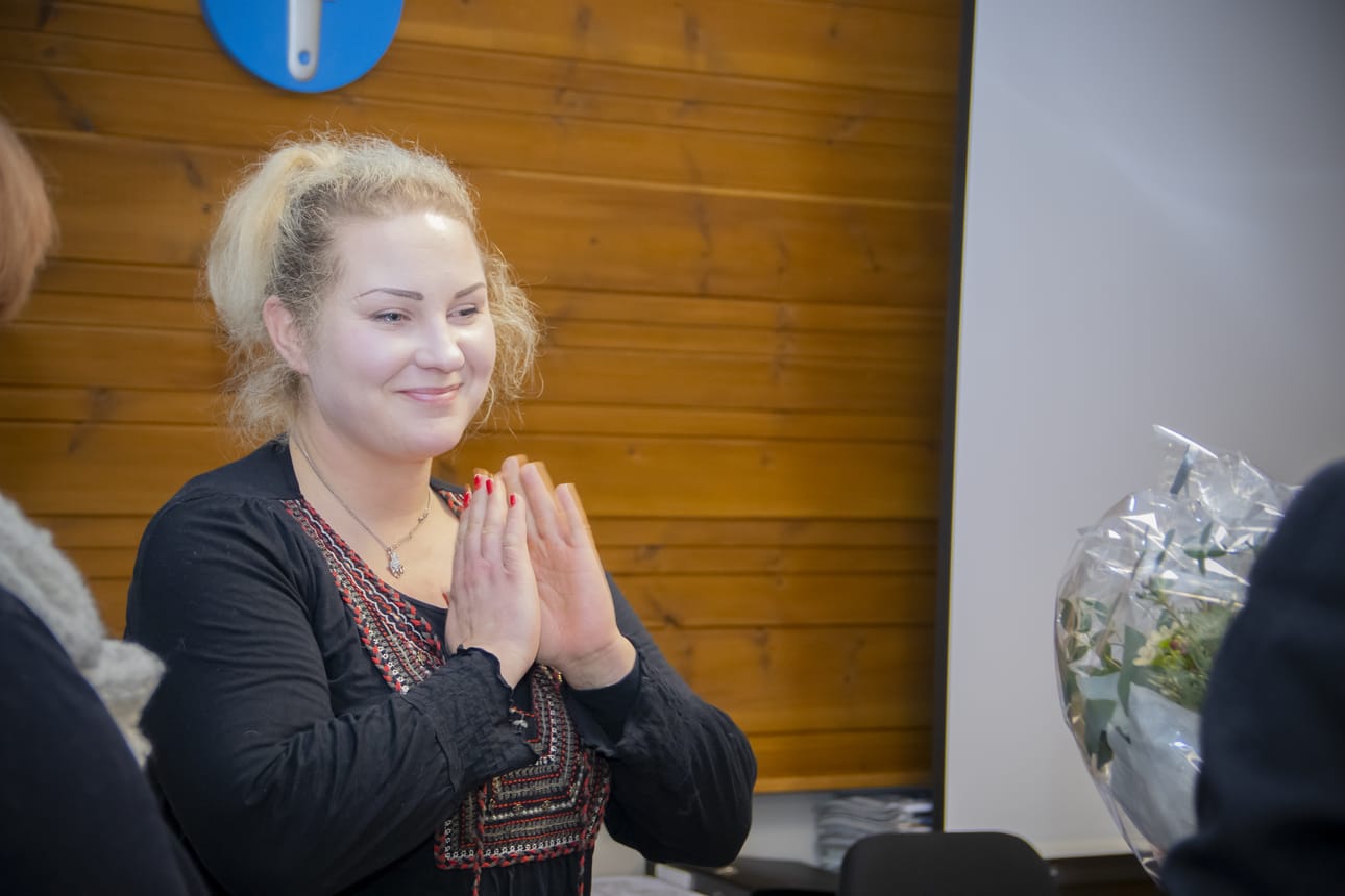 Kunnanvaltuuston puheenjohtaja Iiris Poukkanen jätti luottamustehtävänsä paikkakunnalta poismuuton vuoksi. Kunnanjohtaja Aki Heiskanen kukitti hänet vuoden viimeisessä kokouksessa.