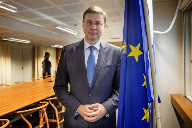 –Suomi sekä muut Pohjoismaat ovat mallikelpoisia esimerkkejä hyvästä vuoropuhelusta työmarkkinaosapuolien kesken. Samanlaiselle mallille ja keskustelulle olisi käyttöä muuallakin Euroopassa, sanoo EU-komissaari Valdis Dombrovskis. KUVA: Kimmo Penttinen