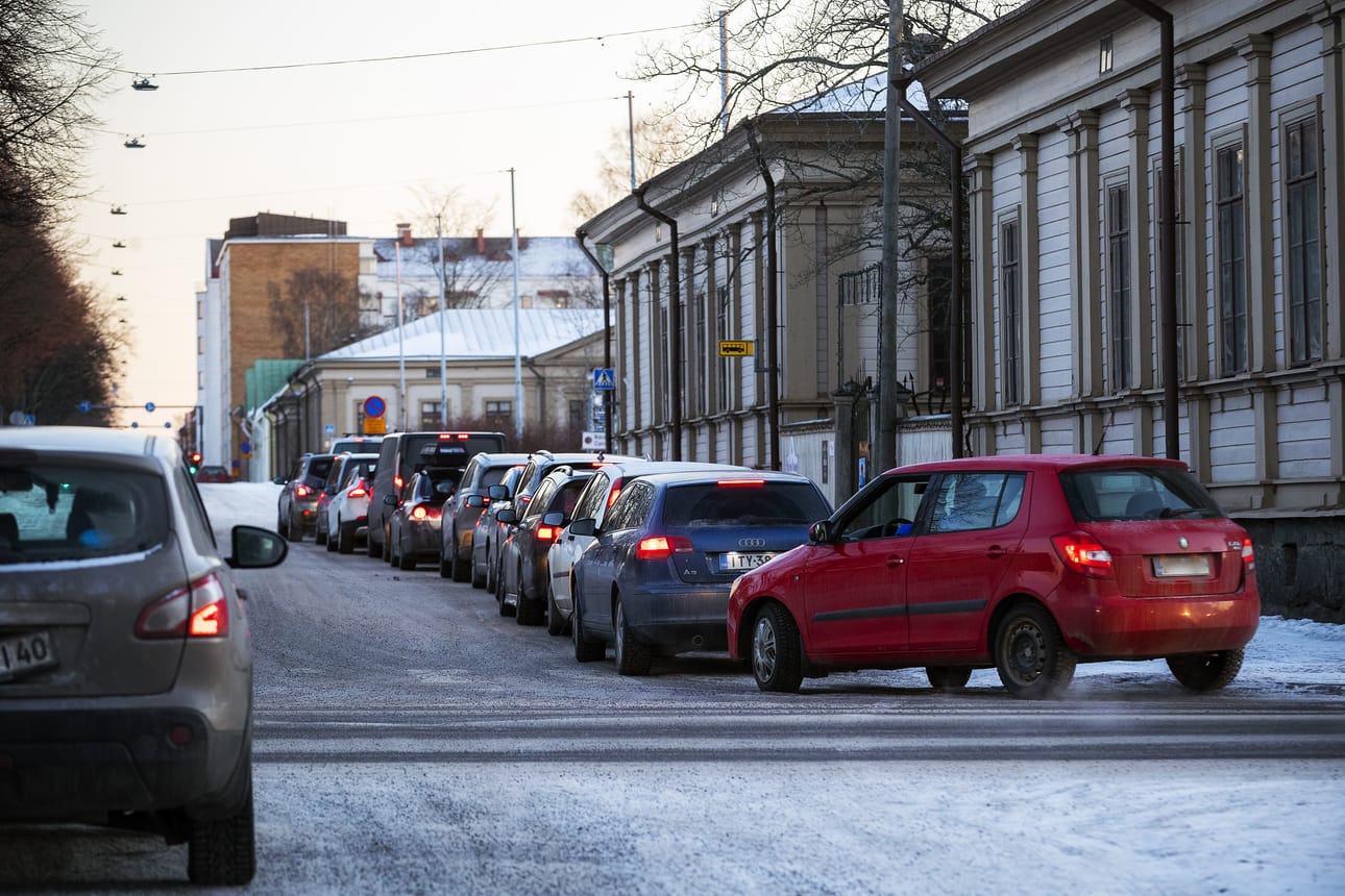 Työmatkavähennysten korvaukset eivät tyydytä kristillisdemokraatteja. Arkistokuva.
