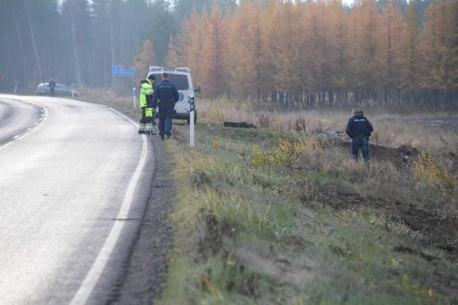 Onnettomuus sattui lähellä Tyngän kylää. Tynkä sijaitsee Kalajoen keskustasta noin yhdeksän kilometriä Ylivieskan suuntaan. Kuva on otettu aamulla onnettomuuspaikalta. KUVA: Clas-Olav Slotte