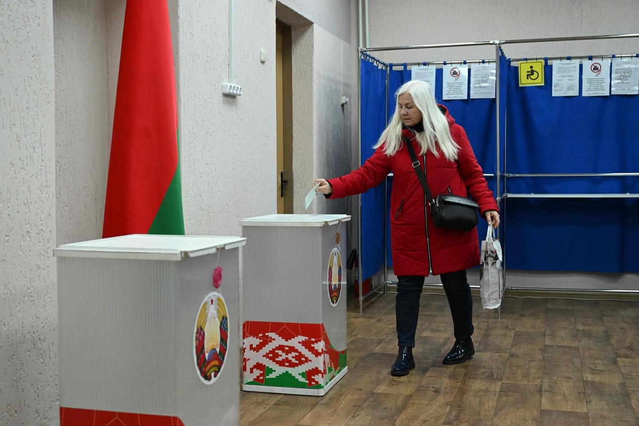 Valko-Venäjällä äänestettiin maan presidentinvaaleissa sunnuntaina. LEHTIKUVA/AFP