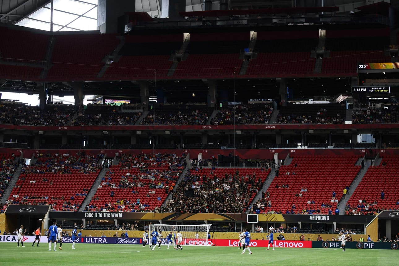 Atlantan moderni ykkösstadion vetää 71 000 katsojaa, mutta Chelsean ja Los Angeles FC:n välistä ottelua tuli seuraamaan vain 22 000 ihmistä. LEHTIKUVA/AFP