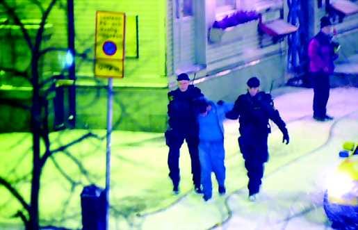 Putkaan. Panttivankeja ottanut mies antautui sunnuntaiaamuna ennen kello seitsemää.
