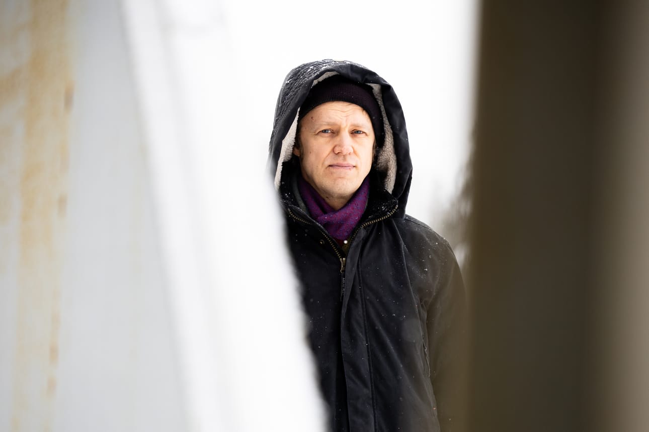 Nykyään Oulussa asuva Ville Vuorenmaa on laulanut Sur-rur -yhtyeessä lähes kolmekymmentä vuotta.