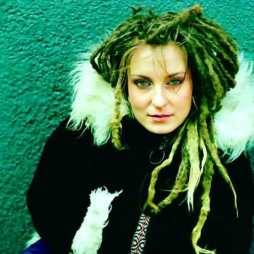 Puhelaulua. Mariska räppää Nivalassa lauantaina 22. helmikuuta.