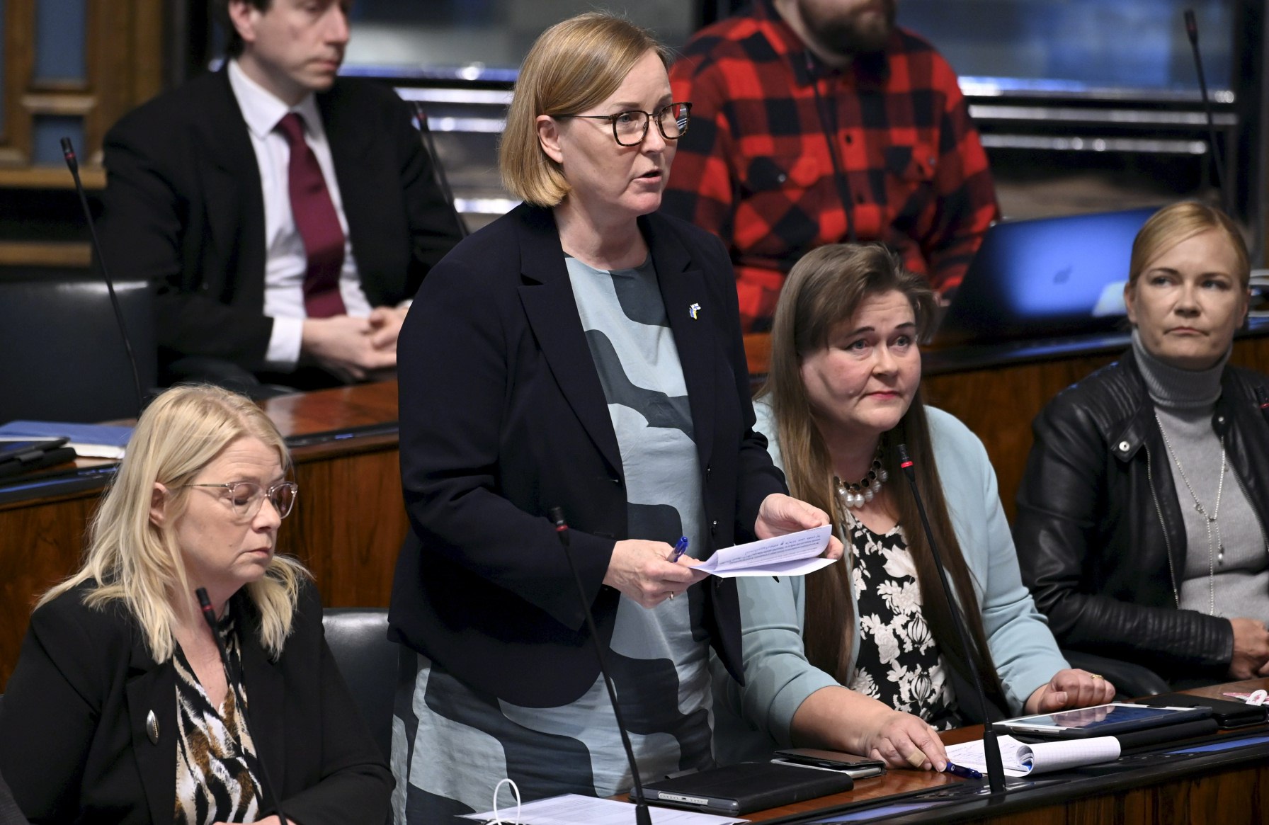 Tuore sosiaali- ja terveysministeri pitää hallitusohjelman kirjausta palkattomasta sairauslomapäivästä huonona hoitoalalle – Tehyn Rytkönen ei tarvitse kristallipallokurssia arvatakseen, mitä tuleman pitää