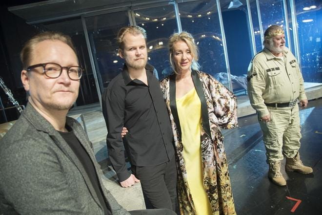 Kansallisteatterin uudebn Macbethin on ohjannut Janne Reinikainen (vas.) ja sen päärooleissa nähdään huippunäyttelijät Antti Luusuaniemi, Katariina Kaitue ja Esko Salminen. KUVA: Mauri Ratilainen / Com.pic