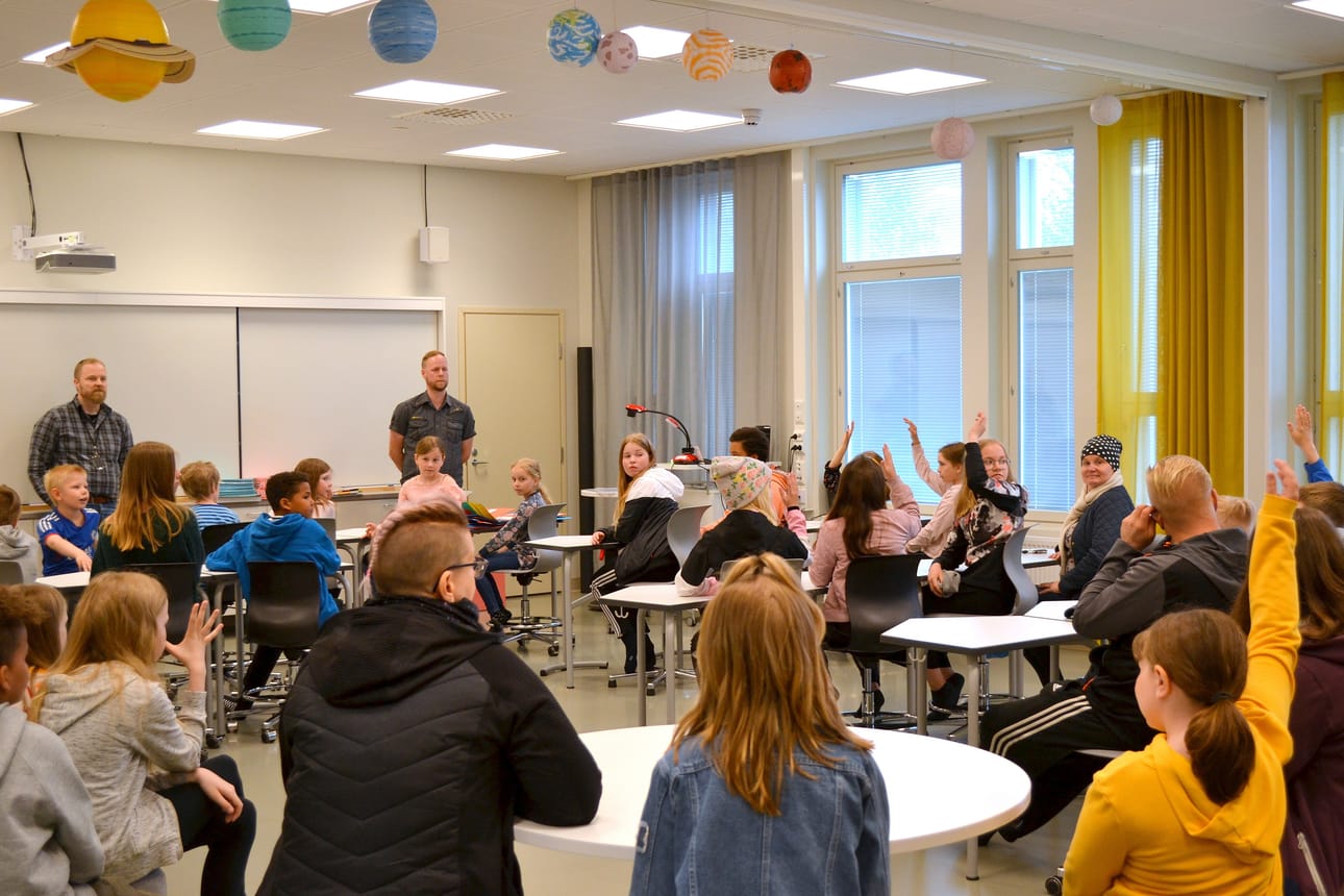 Raahen kaupunki järjesti toukokuussa tiedotustilaisuuden englanninkielisille luokille valituille oppilaille.