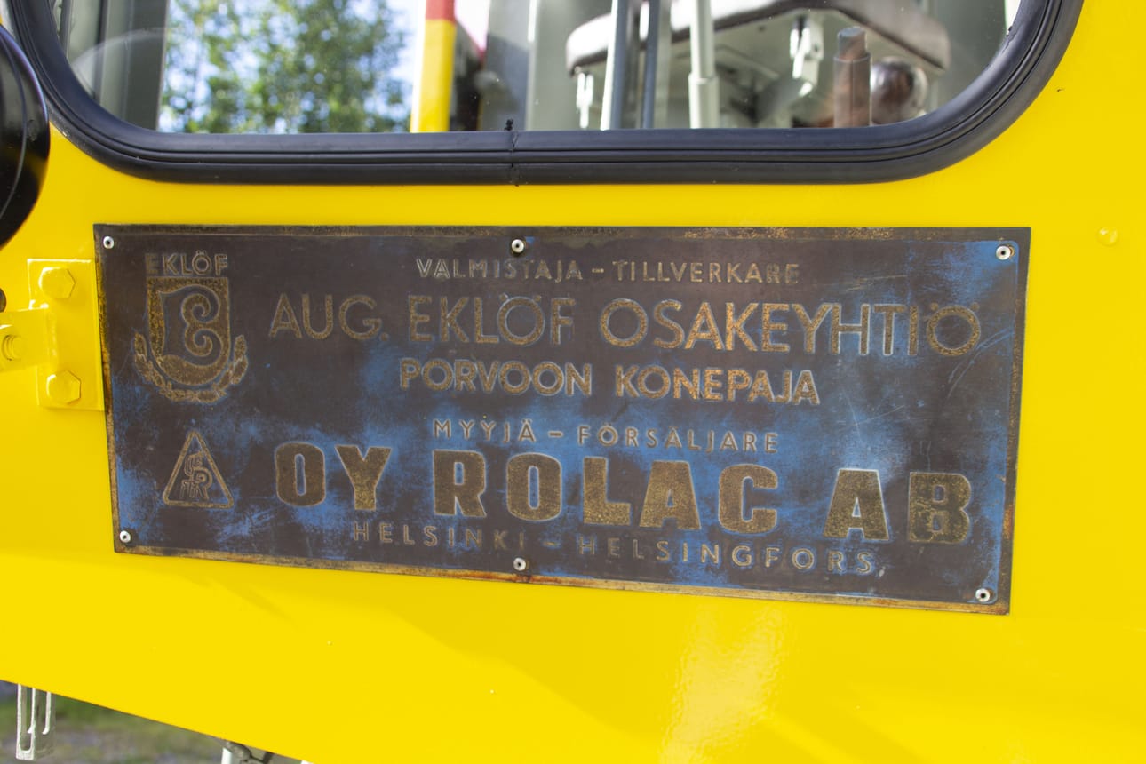 Koneen valmistajan mainos on alkuperäinen.