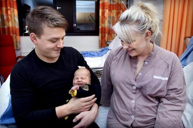 Juho Tepon ja Terhi Sytelän esikoinen oli ensimmäinen eteläpohjalainen vauva tänä vuonna. Kuva Jouko Hänninen